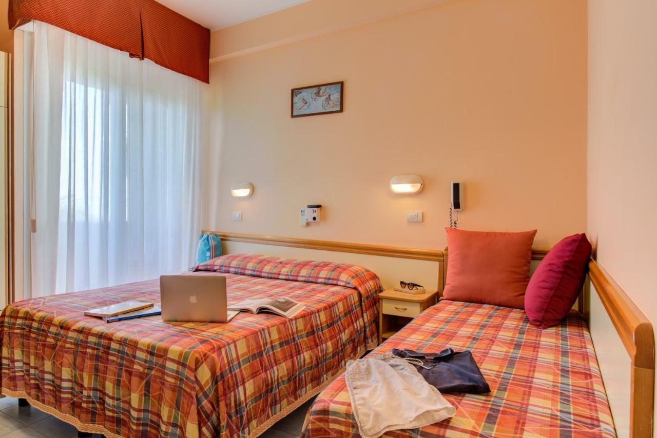 Hotel Nevada بيلاريا-إيجيا مارينا المظهر الخارجي الصورة