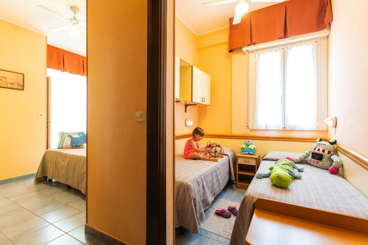 Hotel Nevada بيلاريا-إيجيا مارينا المظهر الخارجي الصورة
