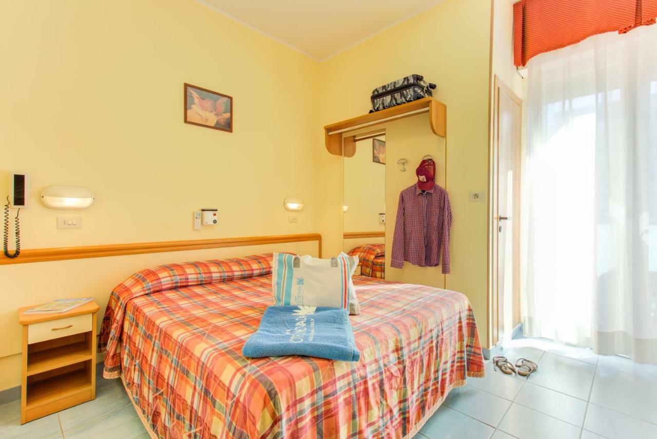 Hotel Nevada بيلاريا-إيجيا مارينا المظهر الخارجي الصورة